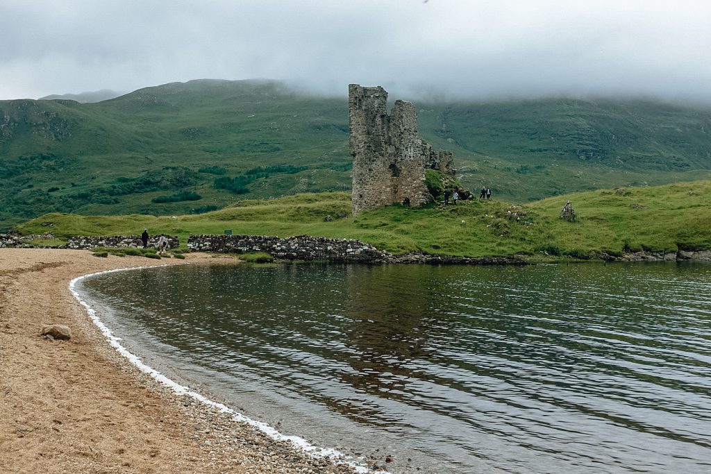 Ruine du chateau d'Ardvreck dans les Highlands